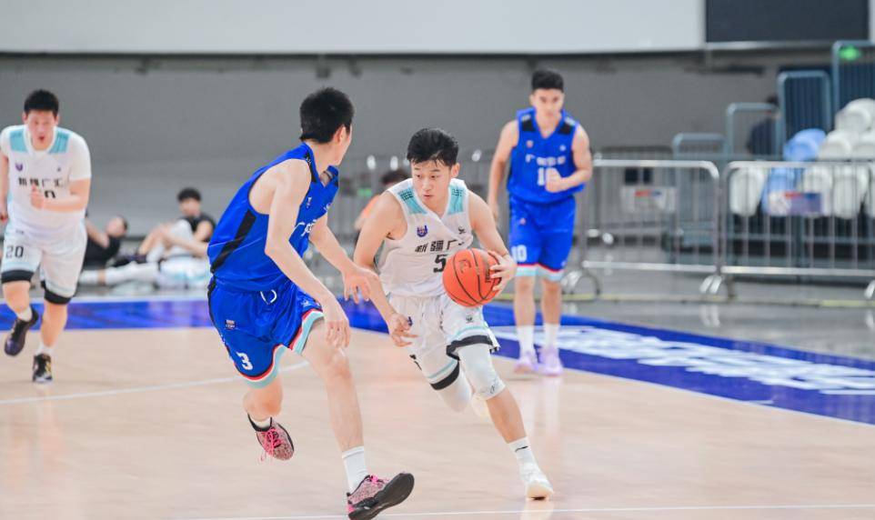 深圳男篮的比赛-爱游戏